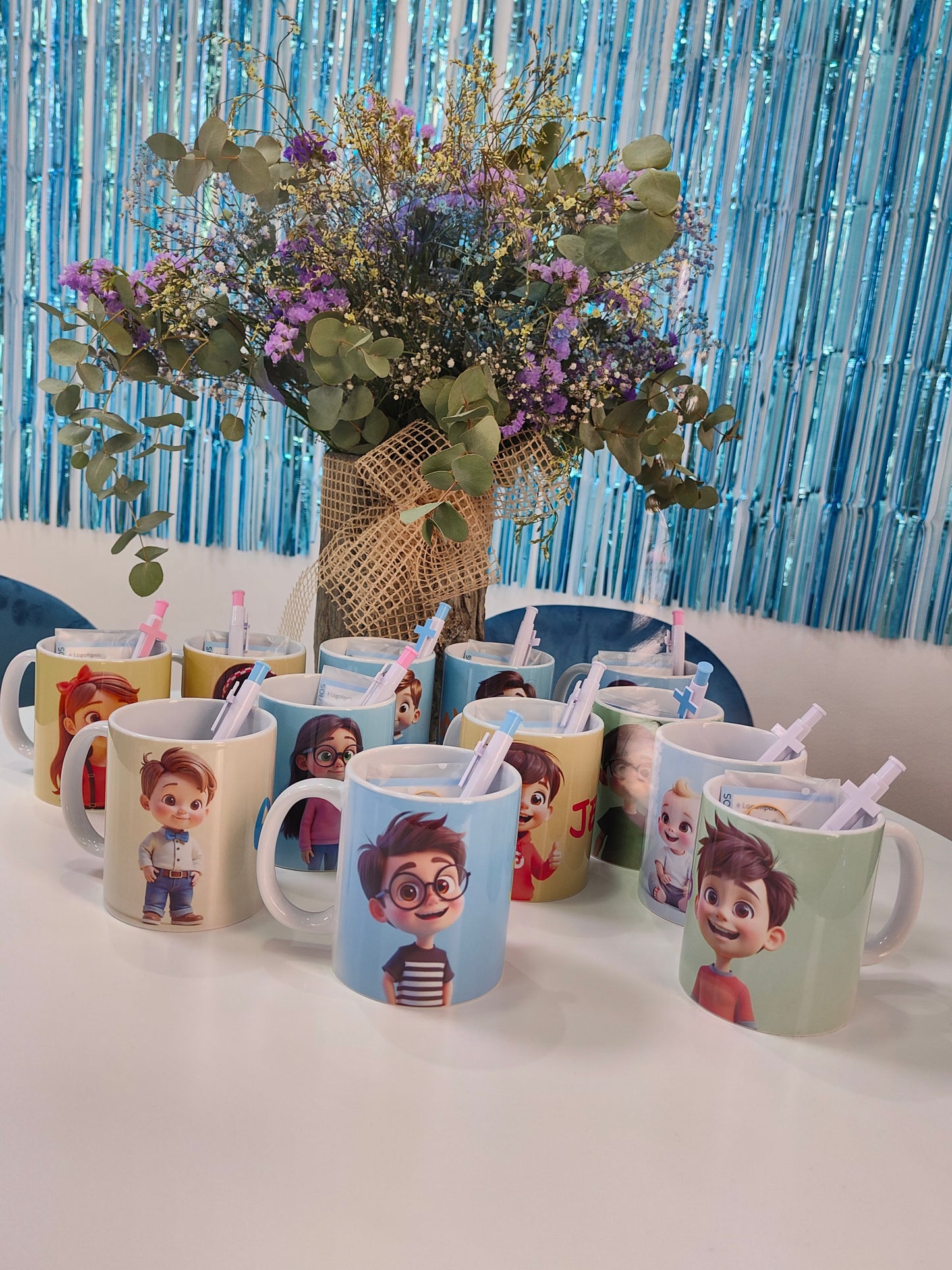Taza personalizada con personaje estilo cartoon + nombre